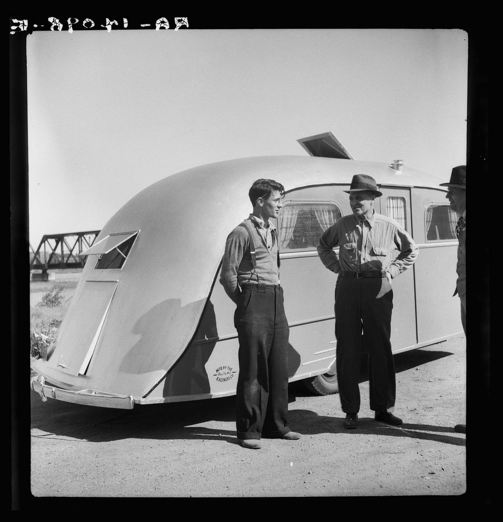 Messrs. Kaunetz [i.e., Kaunitz] (or Kauneel [name of company]), father and son, pioneers in auto trailers using yatch…
