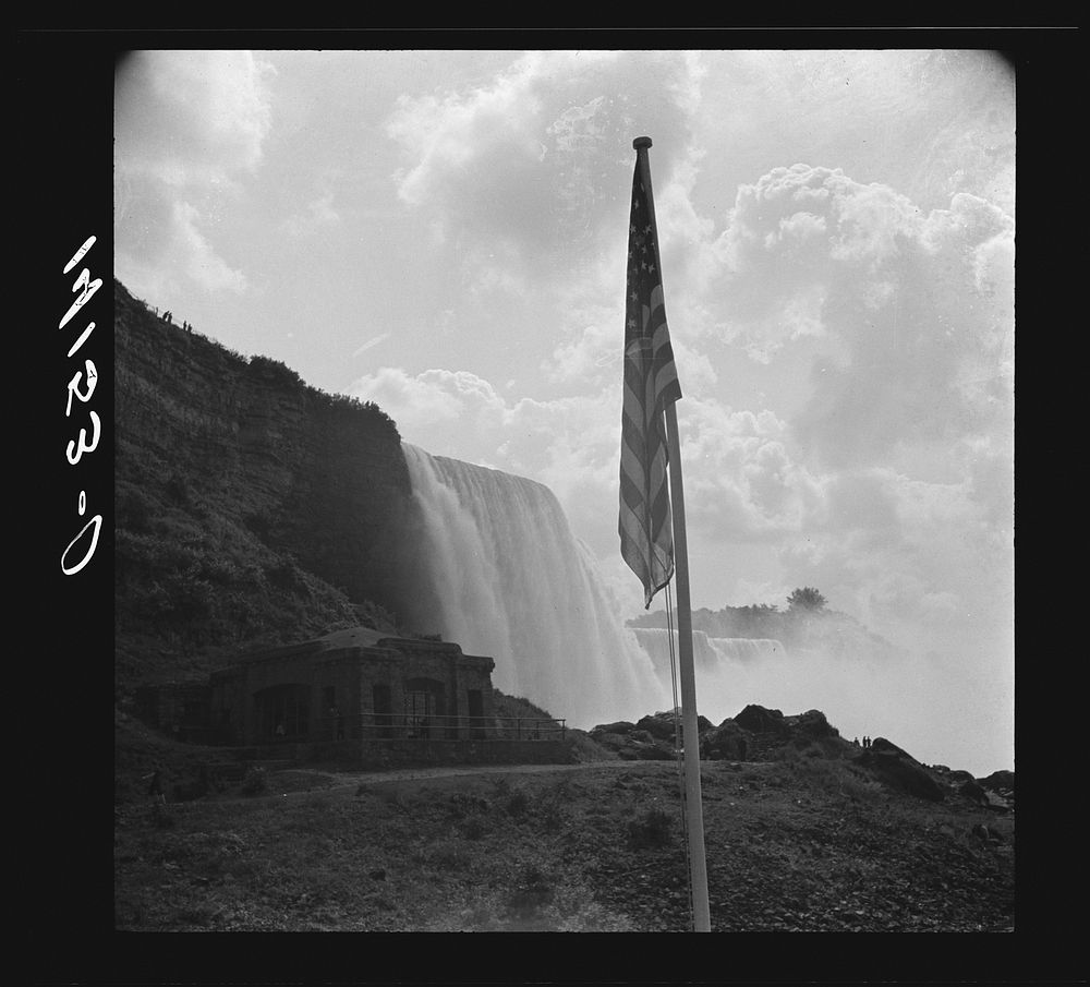 Niagara Falls, New York. Sourced from the Library of Congress.