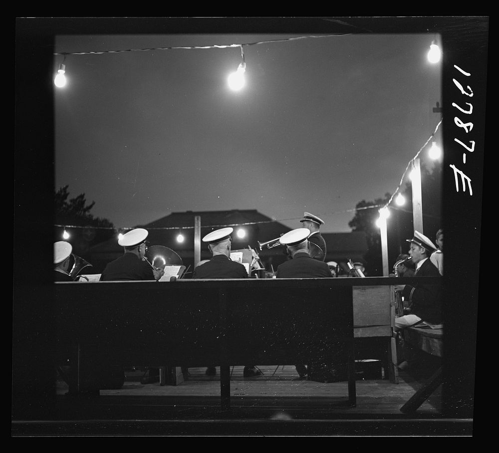[Untitled photo, possibly related to: Band concert. Lincoln, Vermont]. Sourced from the Library of Congress.