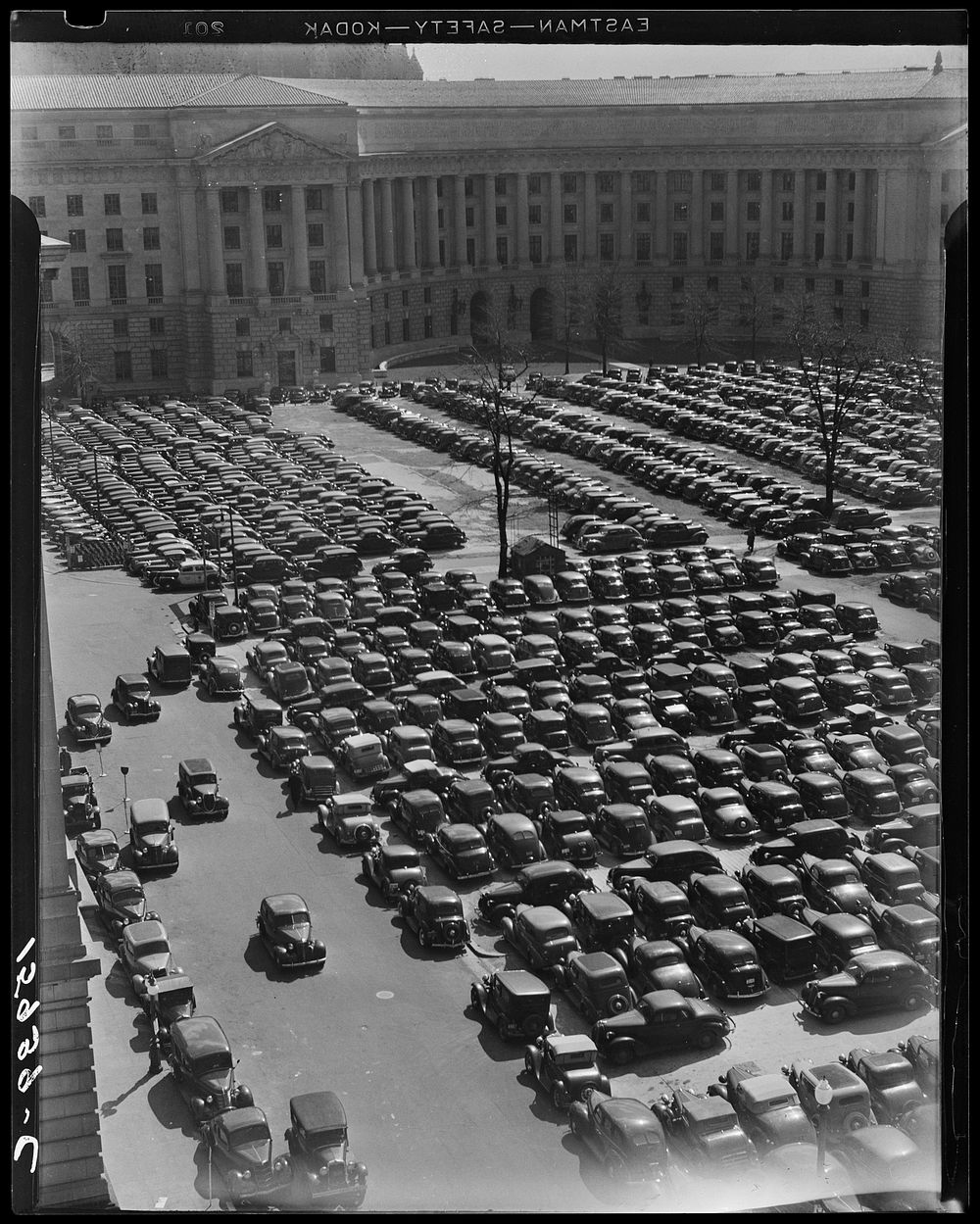 Government workers' parked cars. Washington, D.C.. Sourced from the Library of Congress.