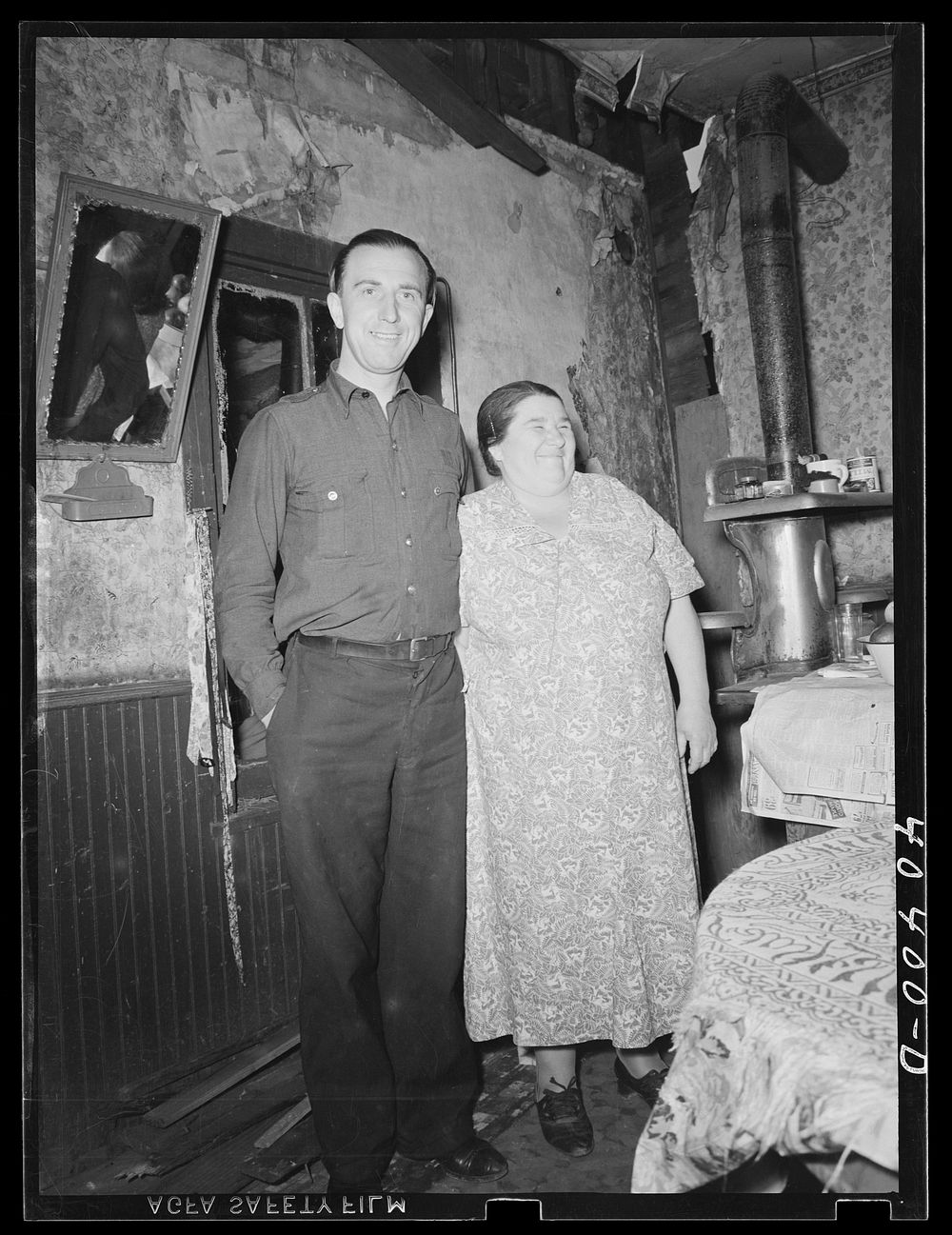 Gilberton, Pennsylvania. Marcella Urban and a friend. Sourced from the Library of Congress.