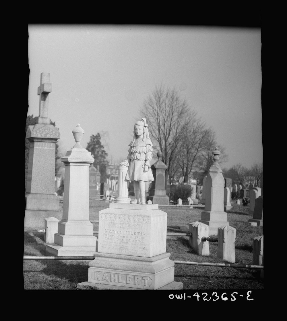 Washington, D.C. Monuments in the Congressional cemetery. Sourced from the Library of Congress.