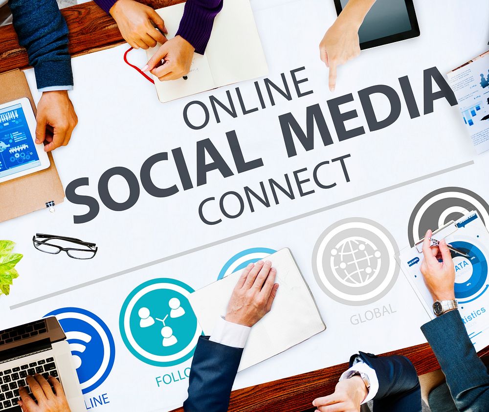 Online Social Media Connect Network Internet Concept