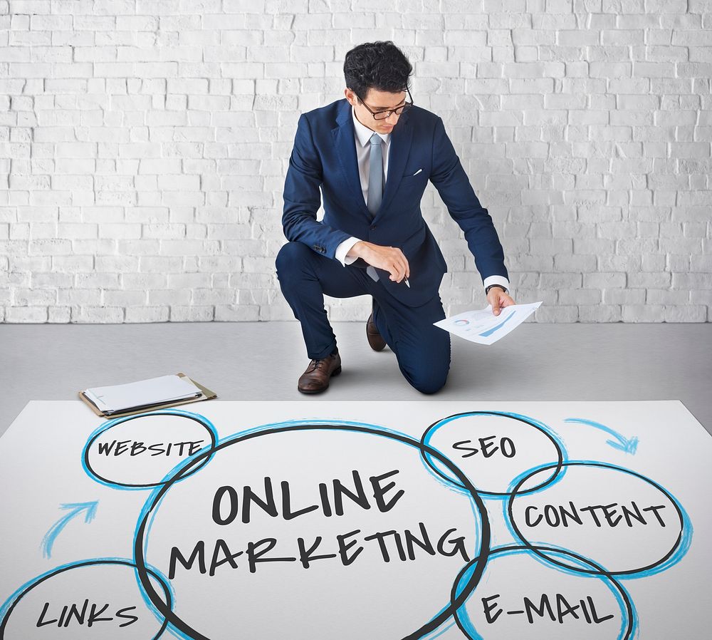 Online Marketing Strategy Management Icon