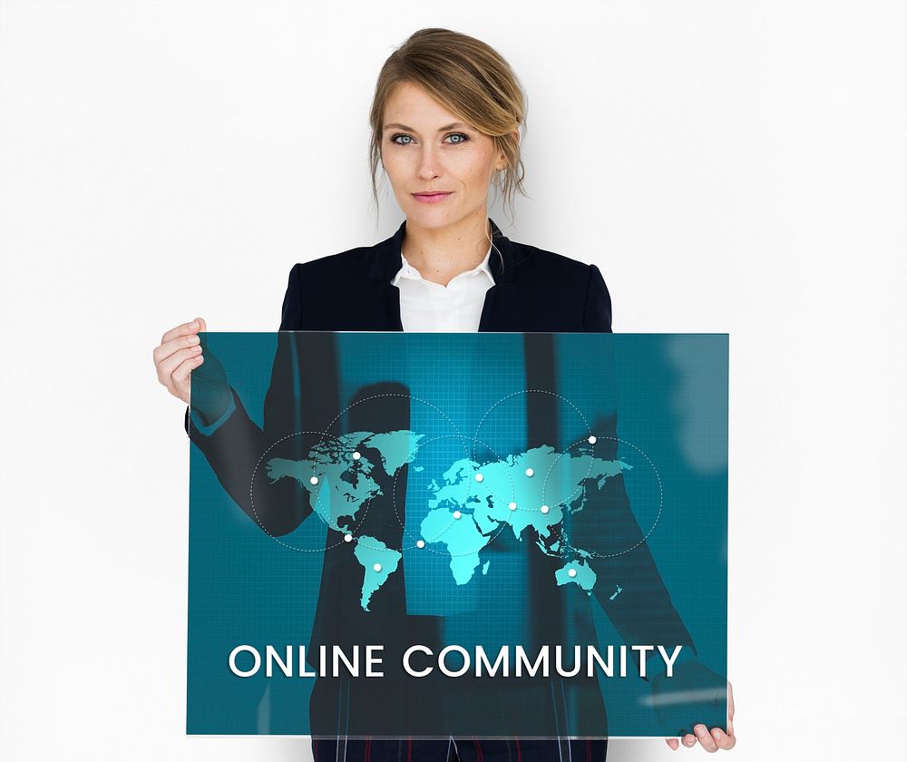 People connected to global communication online community
