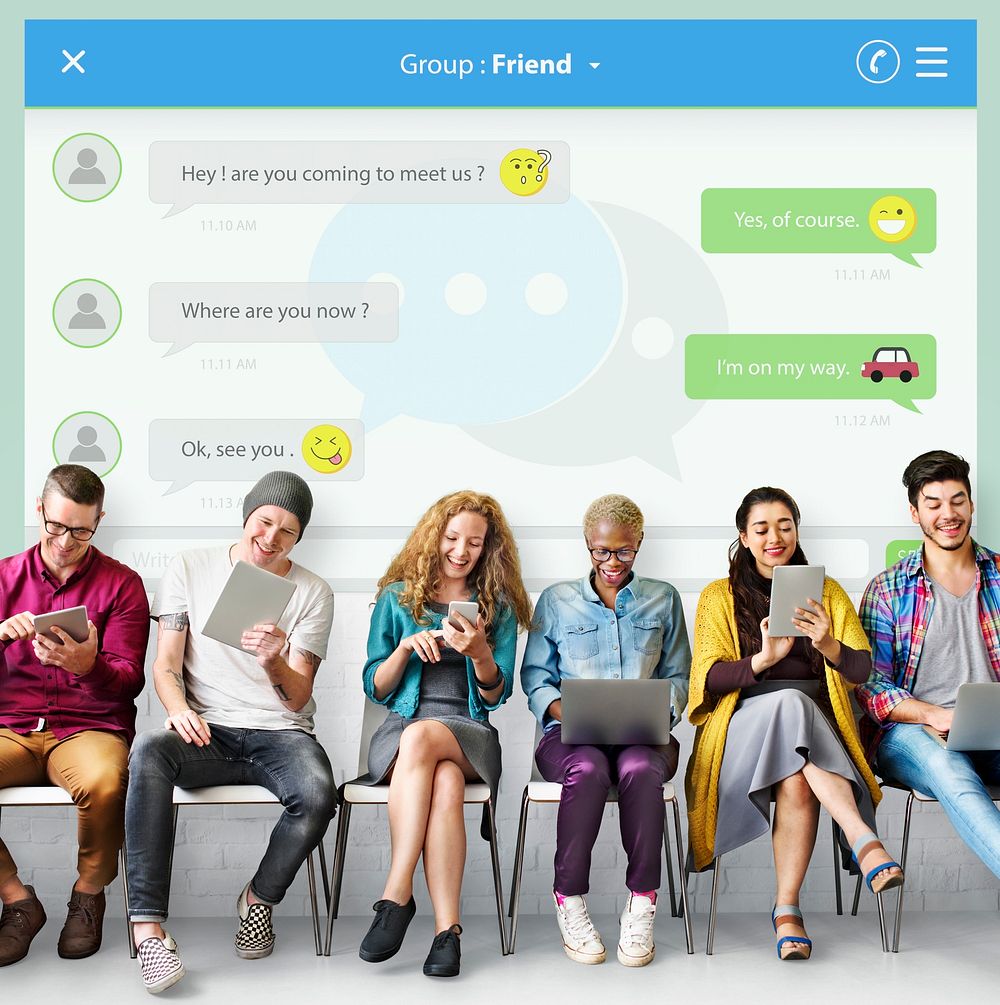 Chatting Online Messaging Forum Friends Concept
