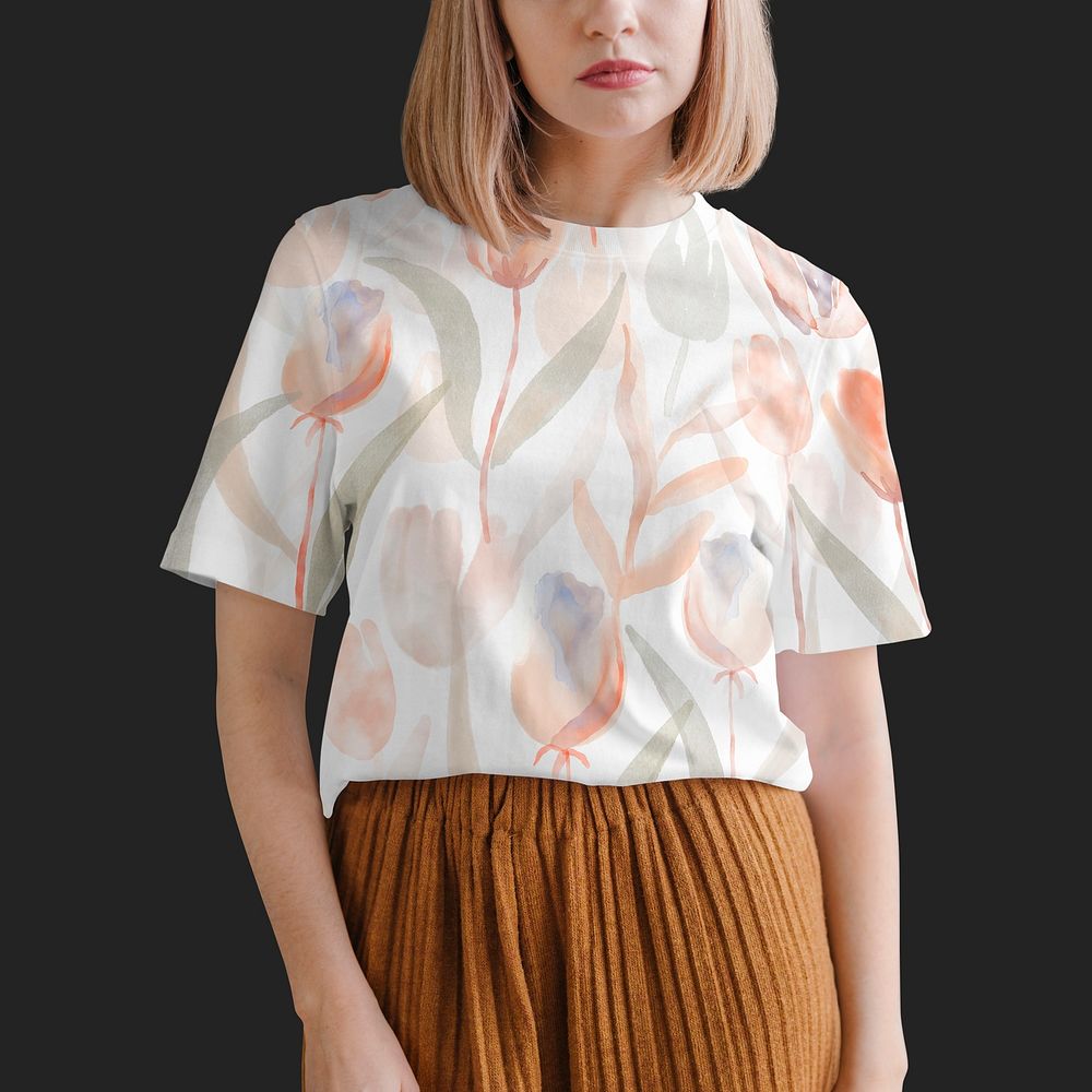 Women's t-shirt mockup, floral design psd