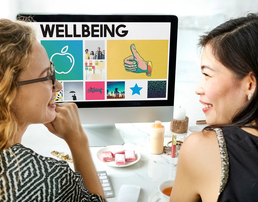 Apple Nutrition Healthcare Wellbeing Browsing Concept