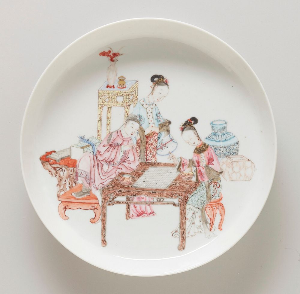pair of Famille Rose dishes, painted with two ladies and a gentleman playing 'Go', porcelain, each. Original from the…