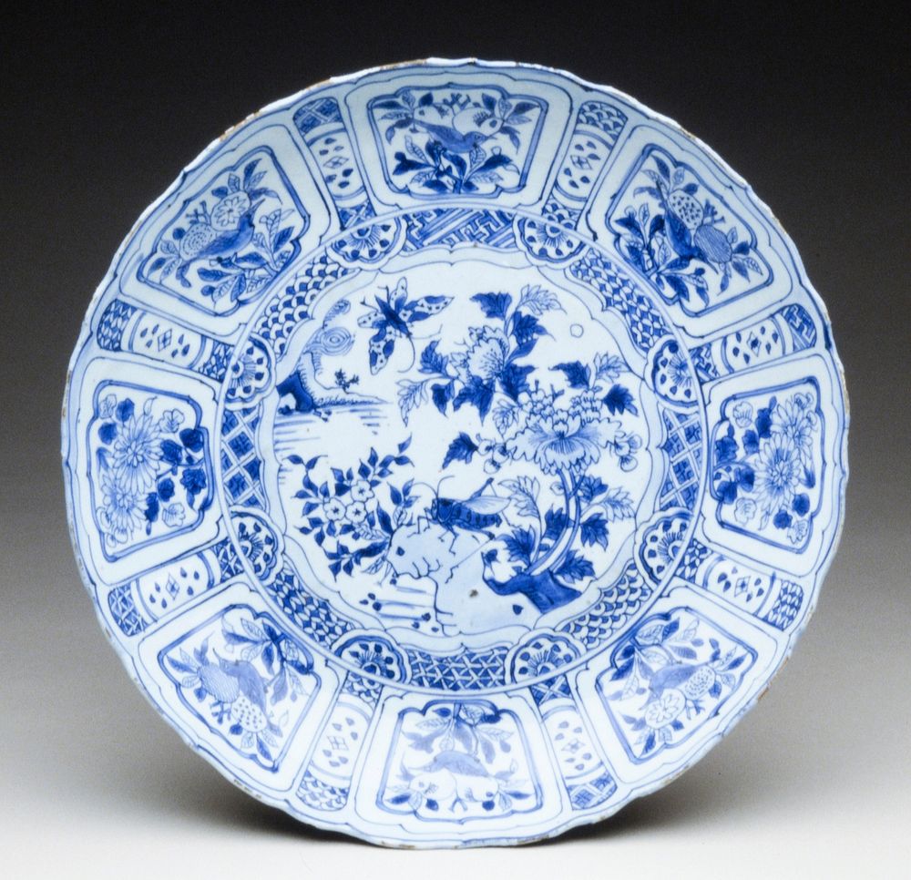platter, Carrack porcelain. Original from the Minneapolis Institute of Art.