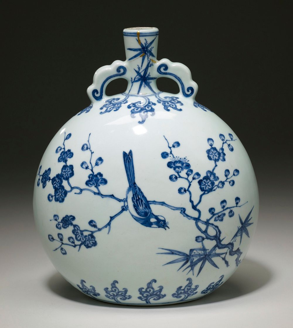 Moon Flask, porcelain, Ching Dynasty, Yung Cheng Period. Porcelain underglaze blue and white ware in Ming style of XVI…