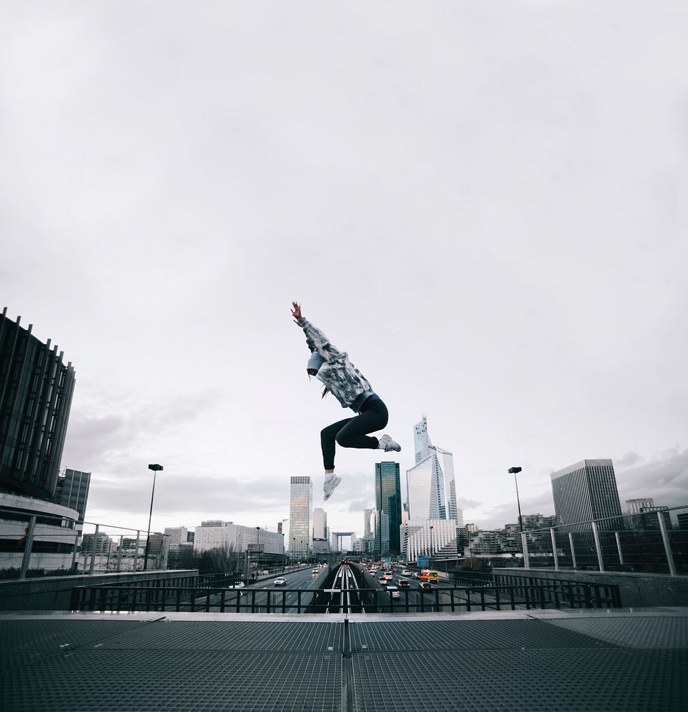 Lady jumping high, free public domain CC0 photo