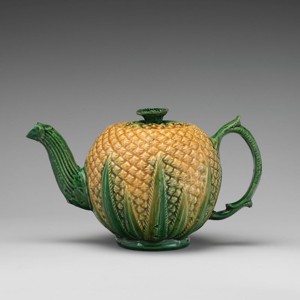 Teapot in the form of a pineapple