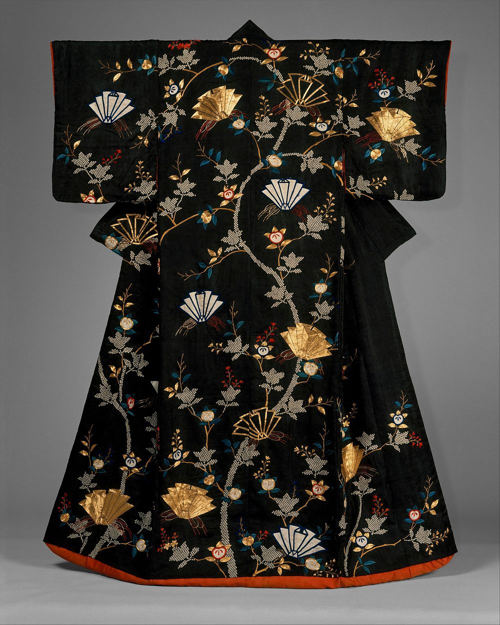 Outer Robe (Uchikake) with Mandarin Oranges and Folded-Paper Butterflies
