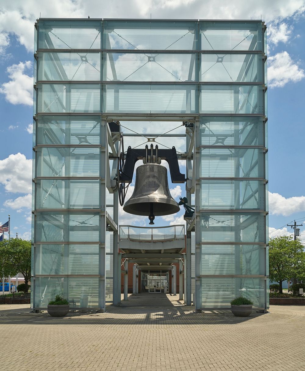                         The Newport, Kentucky, World Peace Bell was, for a period of six years from 2000 to 2006, the…