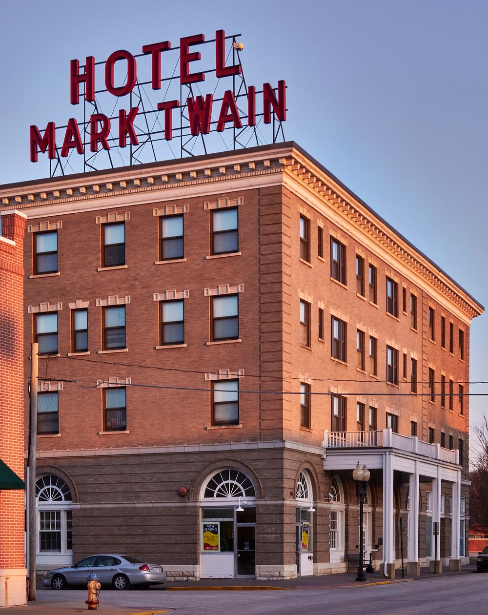                         The Hotel Mark Twain, designed by Barnett, Haynes & Barnett and built in 1905 in Hannibal, a city…