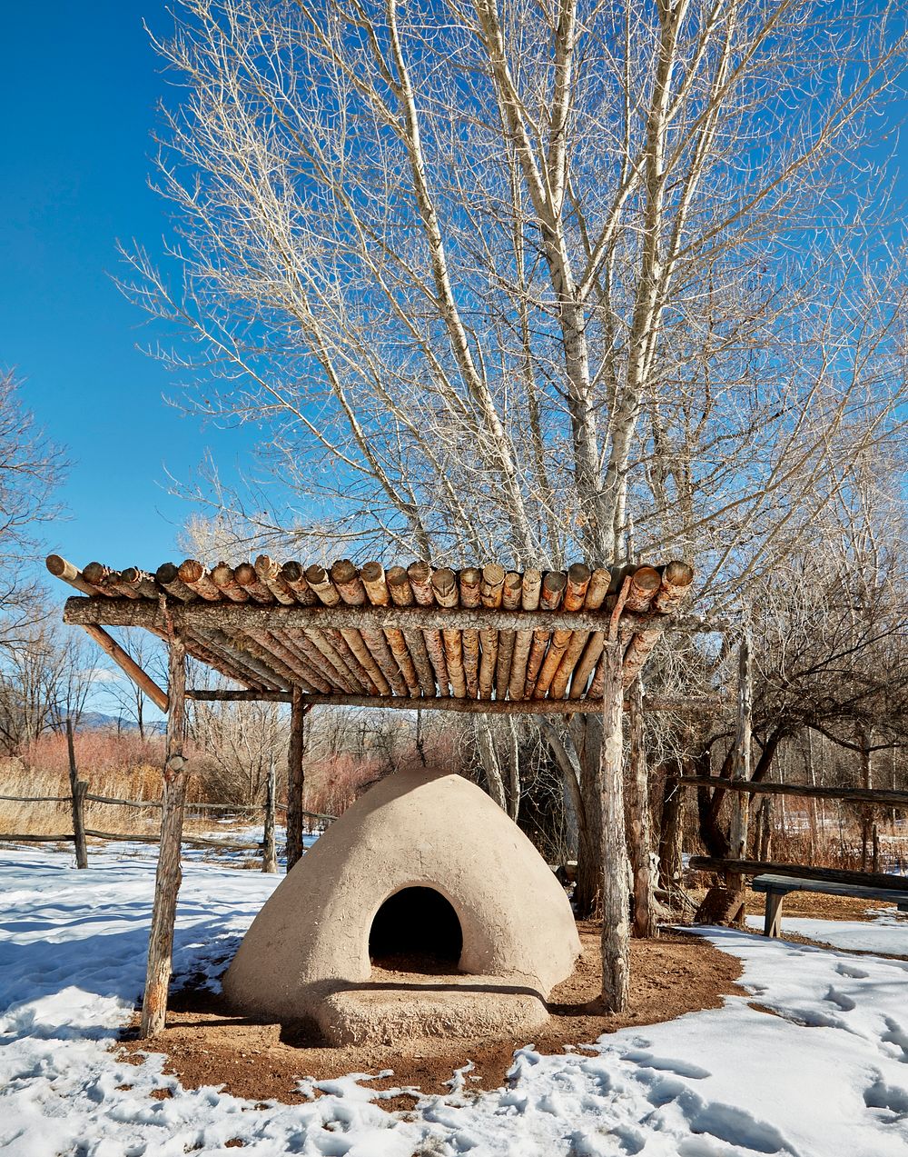                         A horno, or mud adobe-built outdoor oven used by Native Americans and early settlers of North…