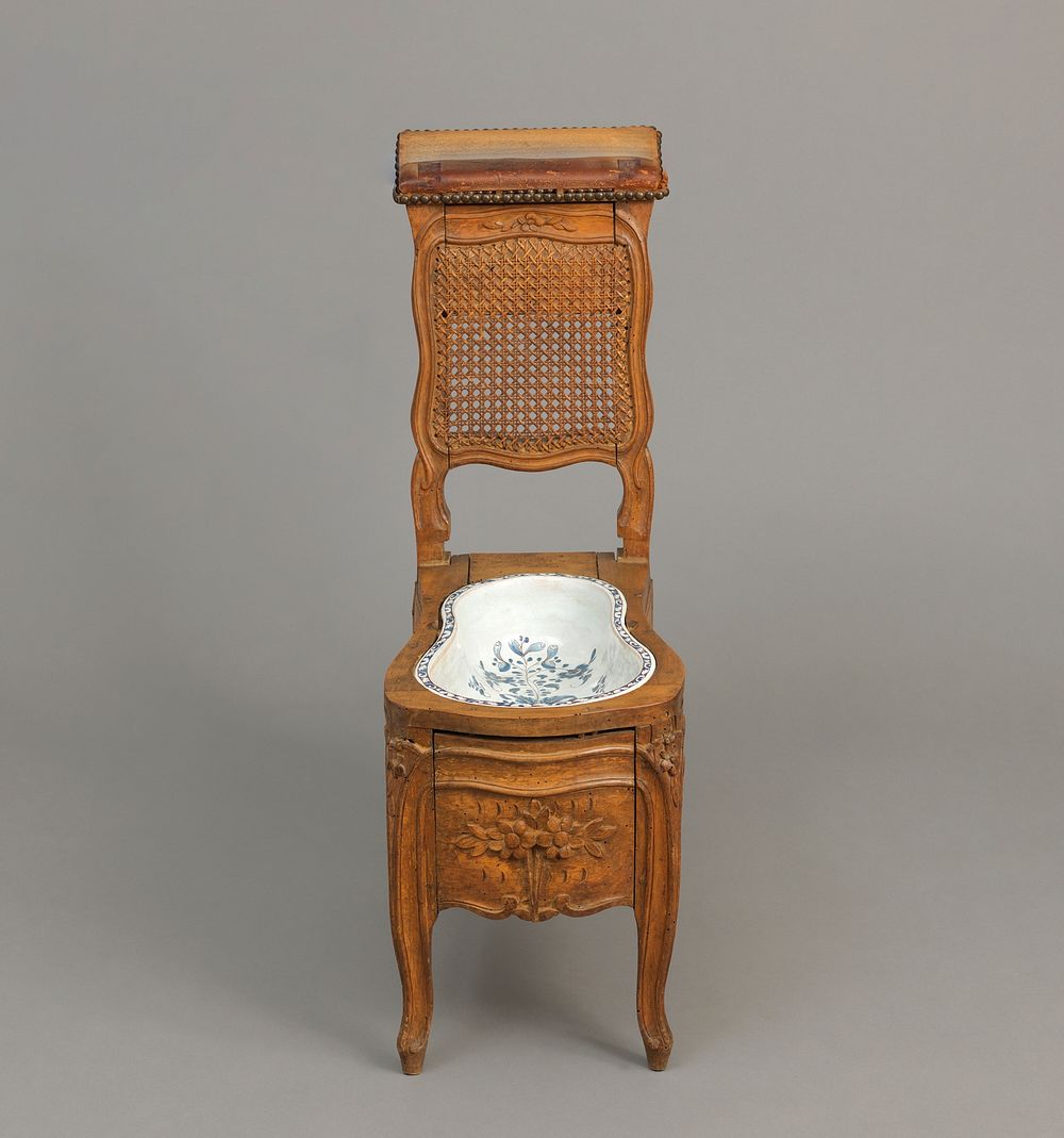 Commode Chair