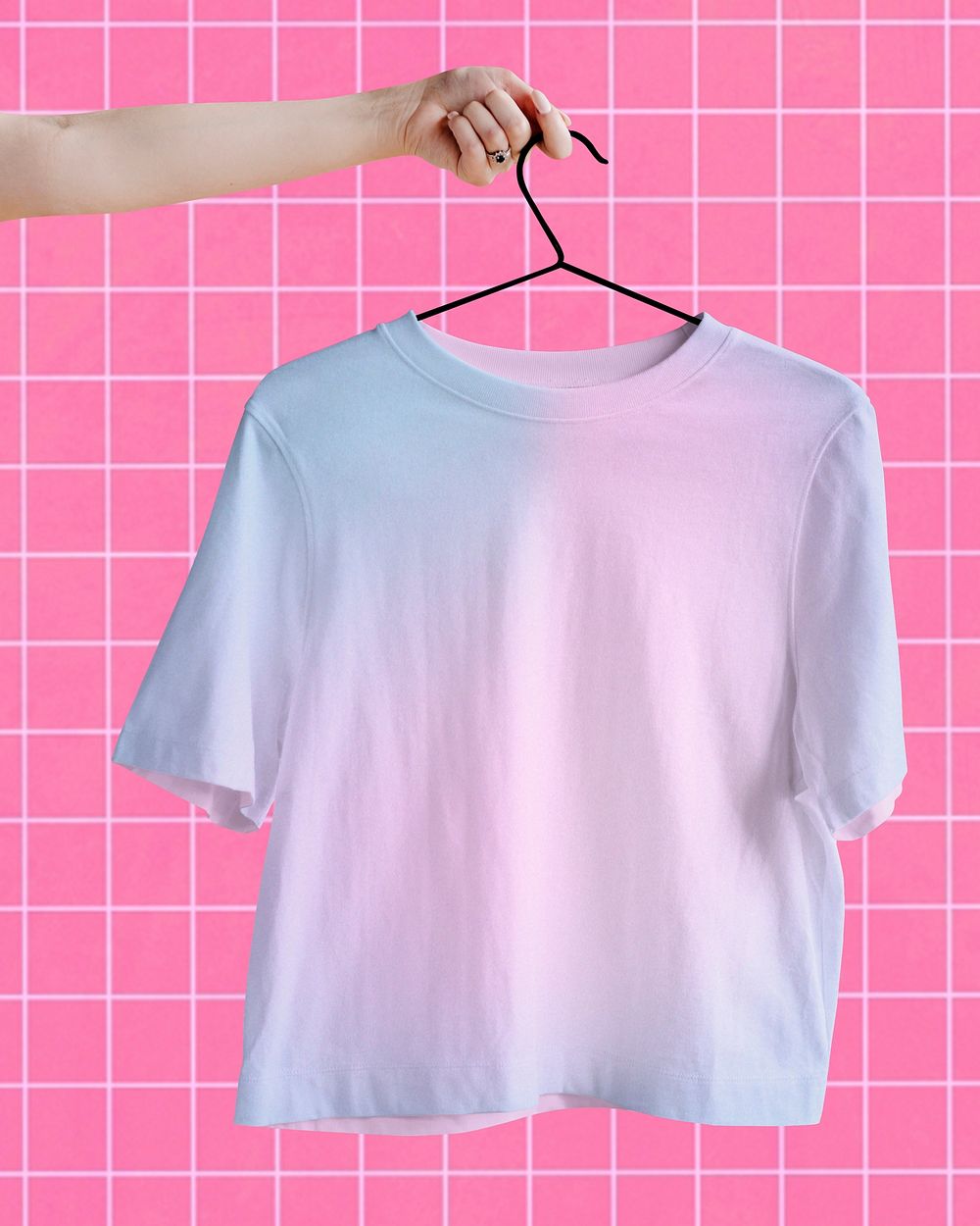 T-shirt mockup, pastel gradient design psd