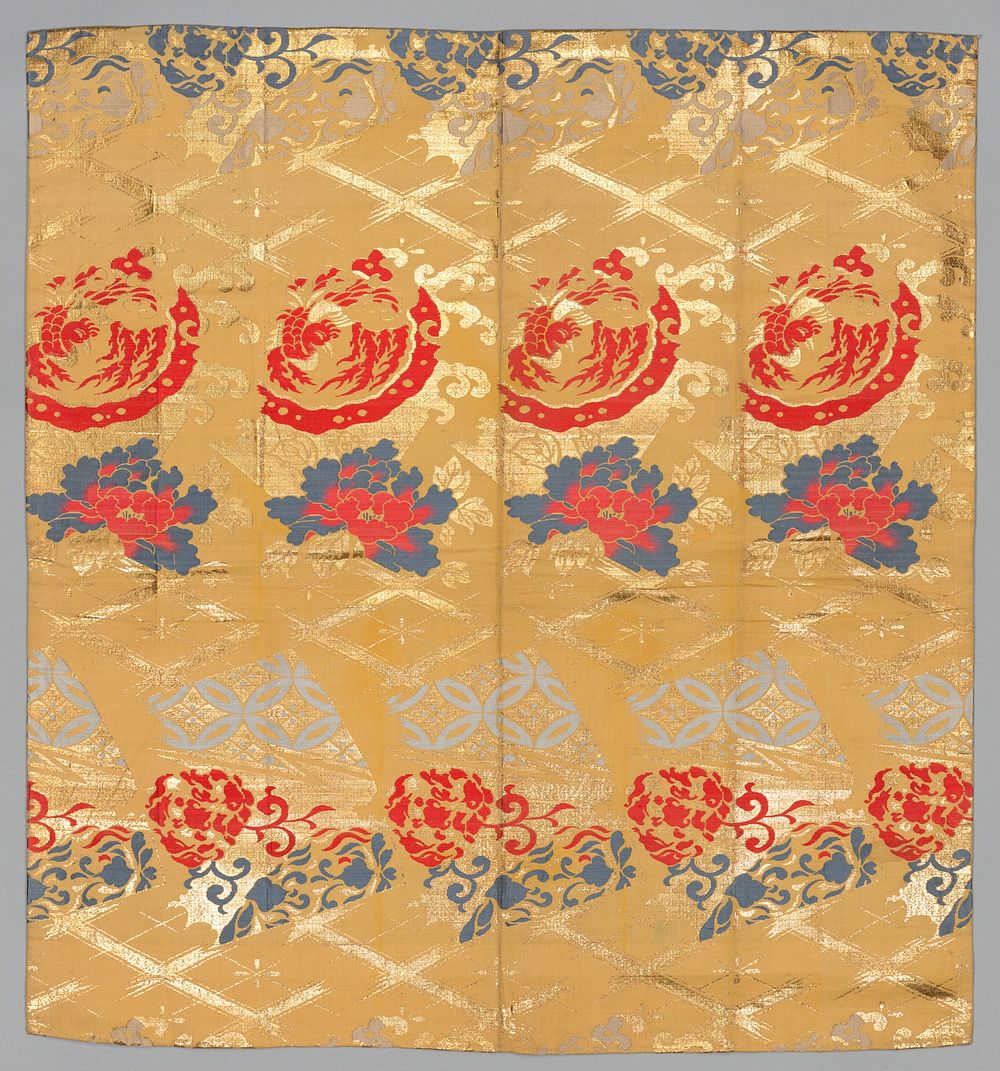 Japanese gold pattern fabric in high resolution during the late 1800s–early 1900s. 