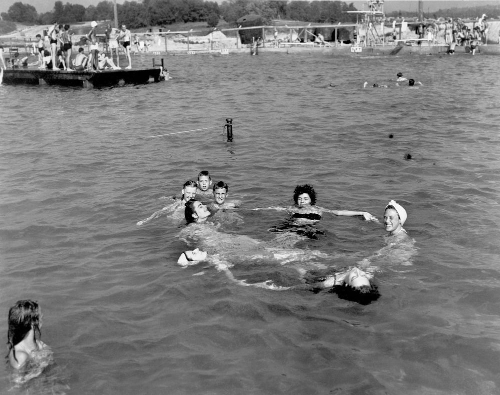 Oak Ridge Swimming Pool 1945