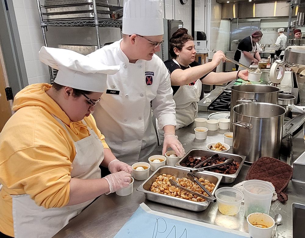 FD Culinary at CiTi_07Members of the Fort Drum Culinary Arts Team shared their skills and experience with competition-style…