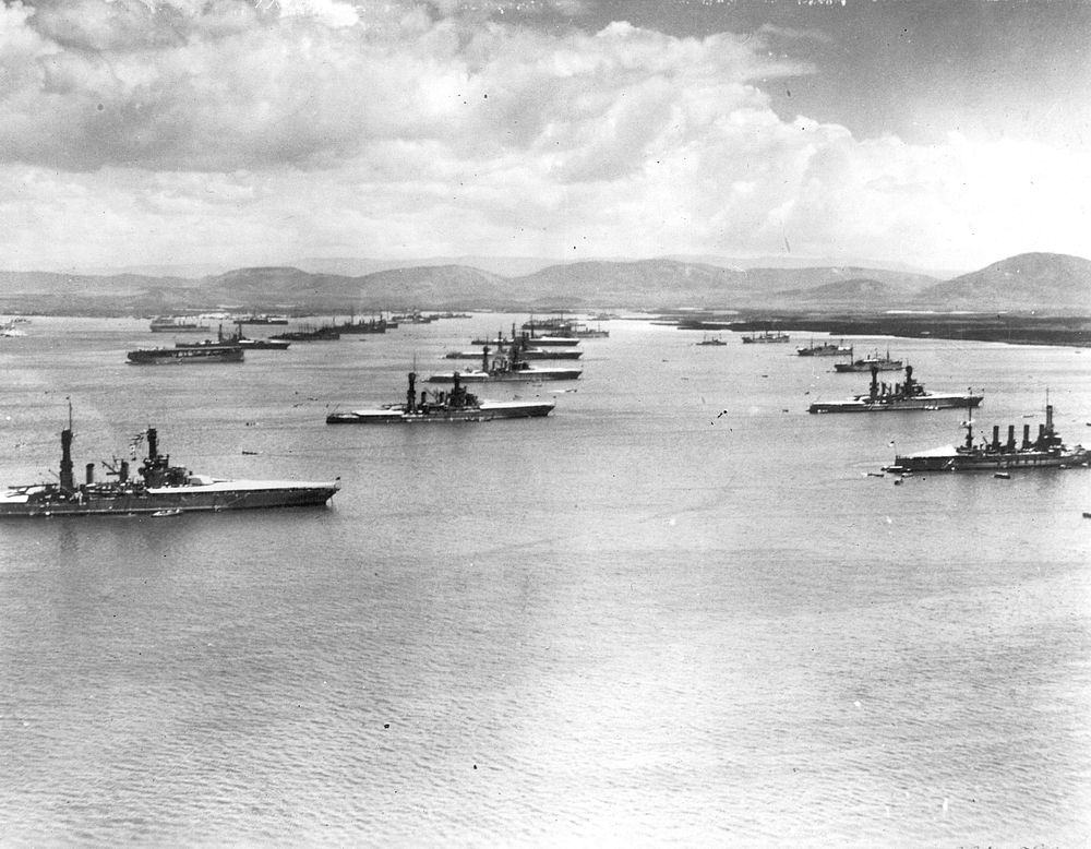 The U.S. Fleet gathered in Guantanamo Bay, Cuba, for maneuvers, 1927. NH 63345.