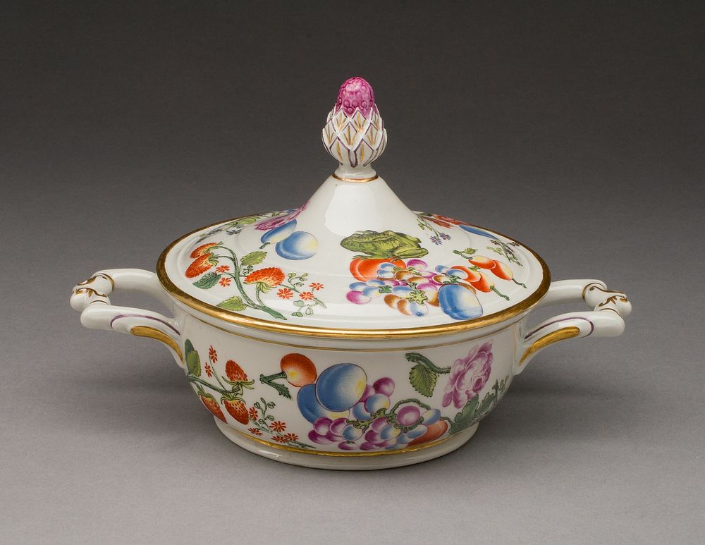 Covered Bowl by Du Paquier Porcelain Manufactory (Manufacturer)