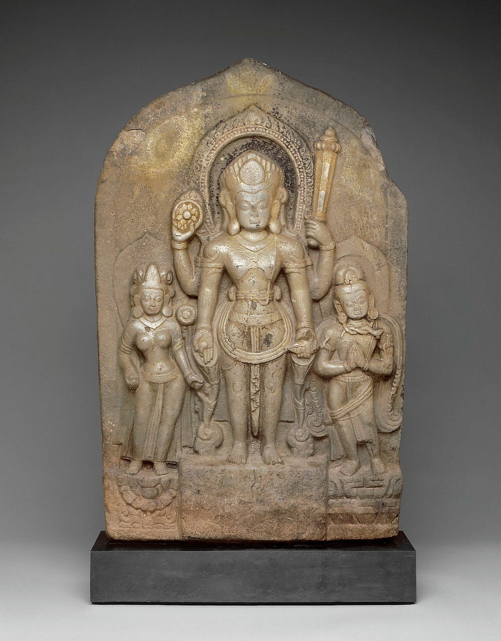 God Vishnu with Goddess Lakshmi and His Mount, Garuda, in Attendance