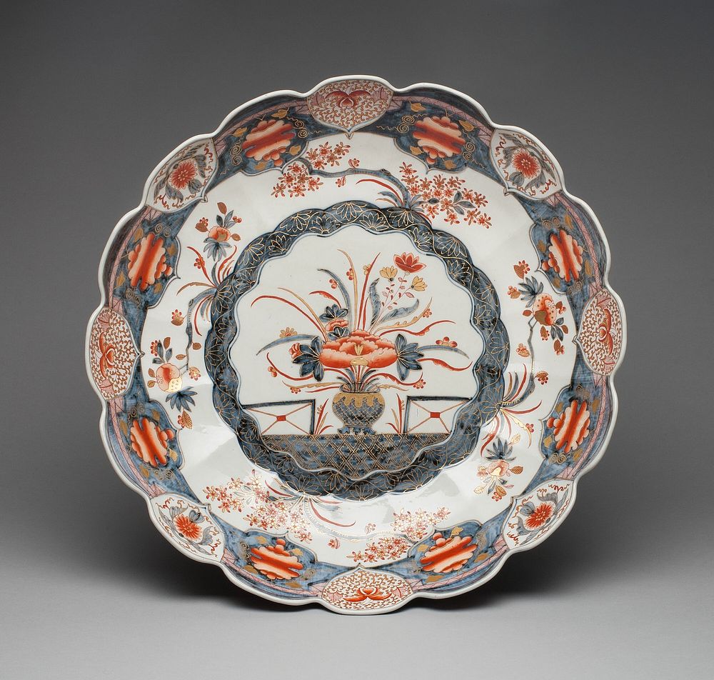 Dish by Du Paquier Porcelain Manufactory (Manufacturer)