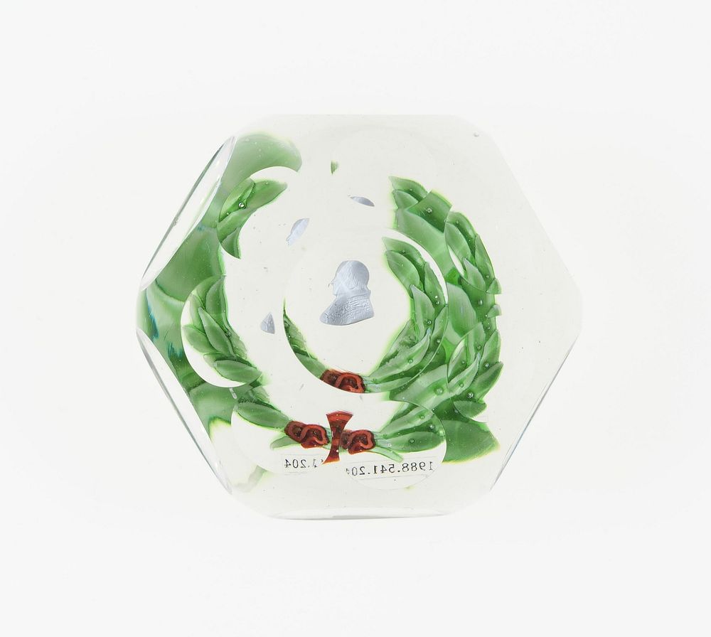 Paperweight by Compagnie de Saint Louis