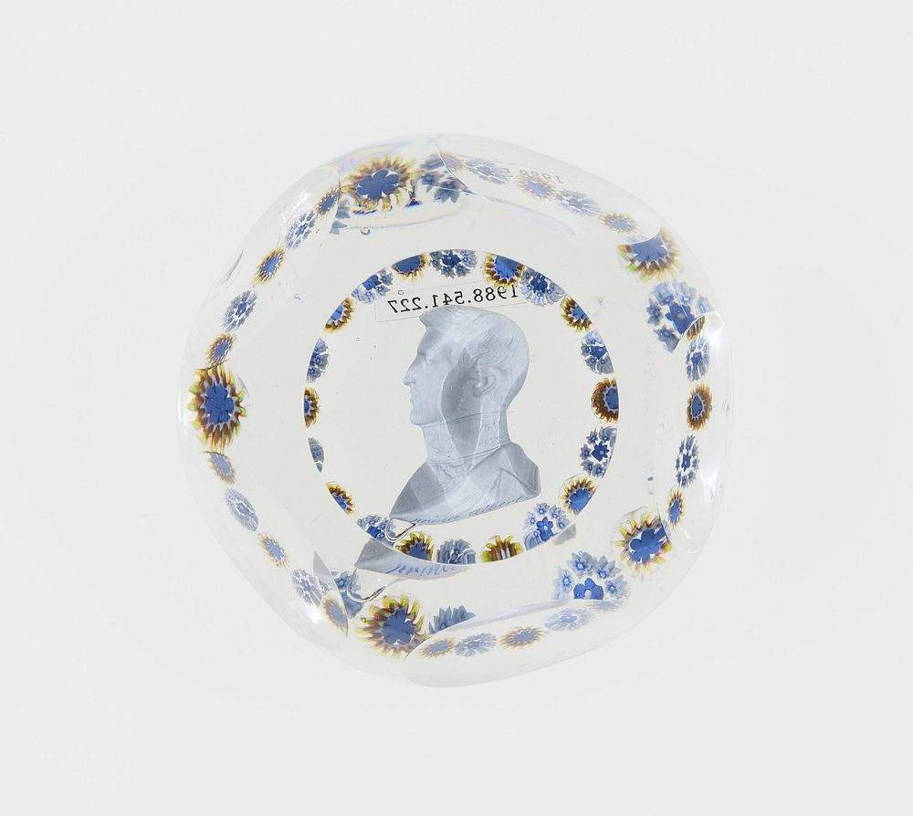 Paperweight by Compagnie de Saint Louis