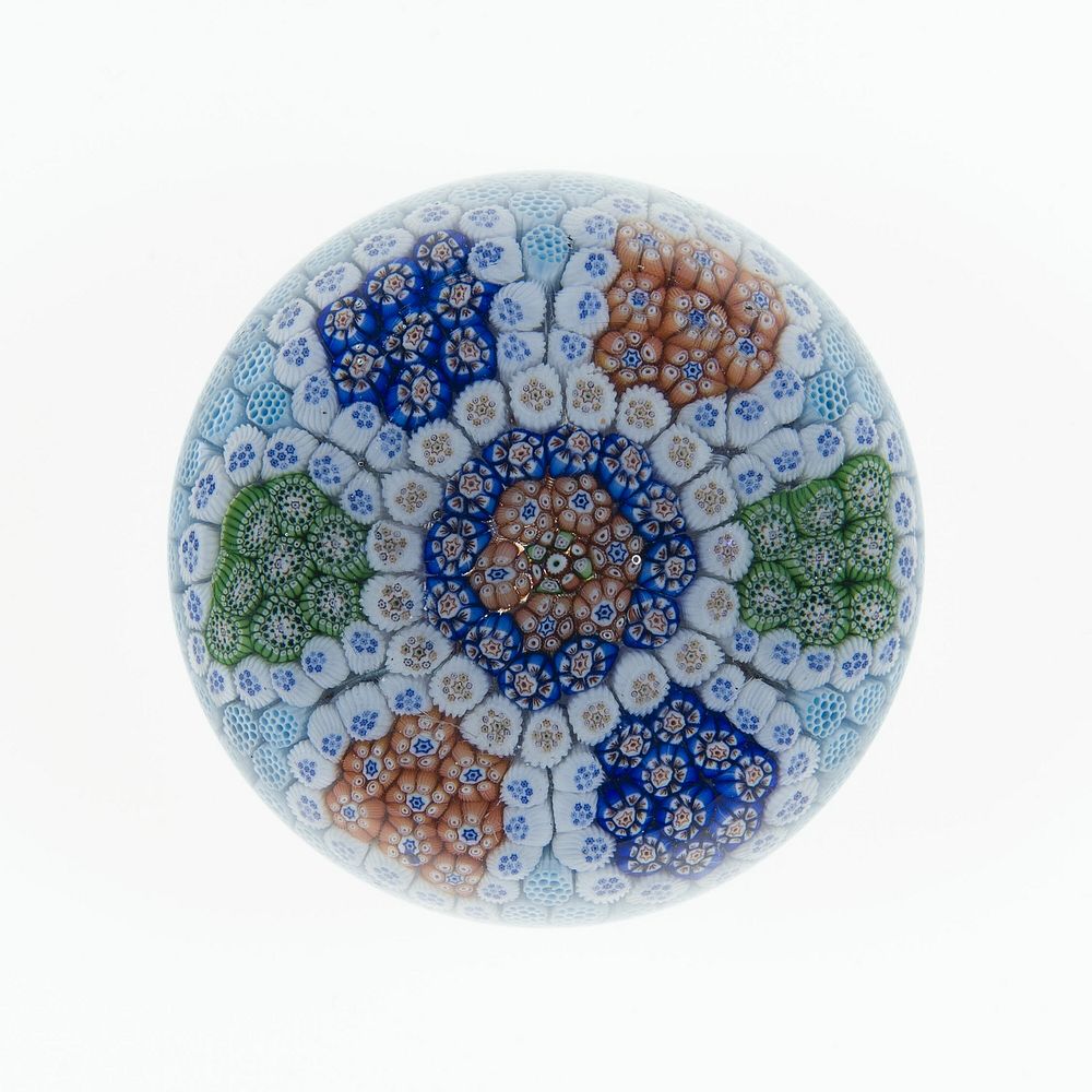 Paperweight by Baccarat Glassworks