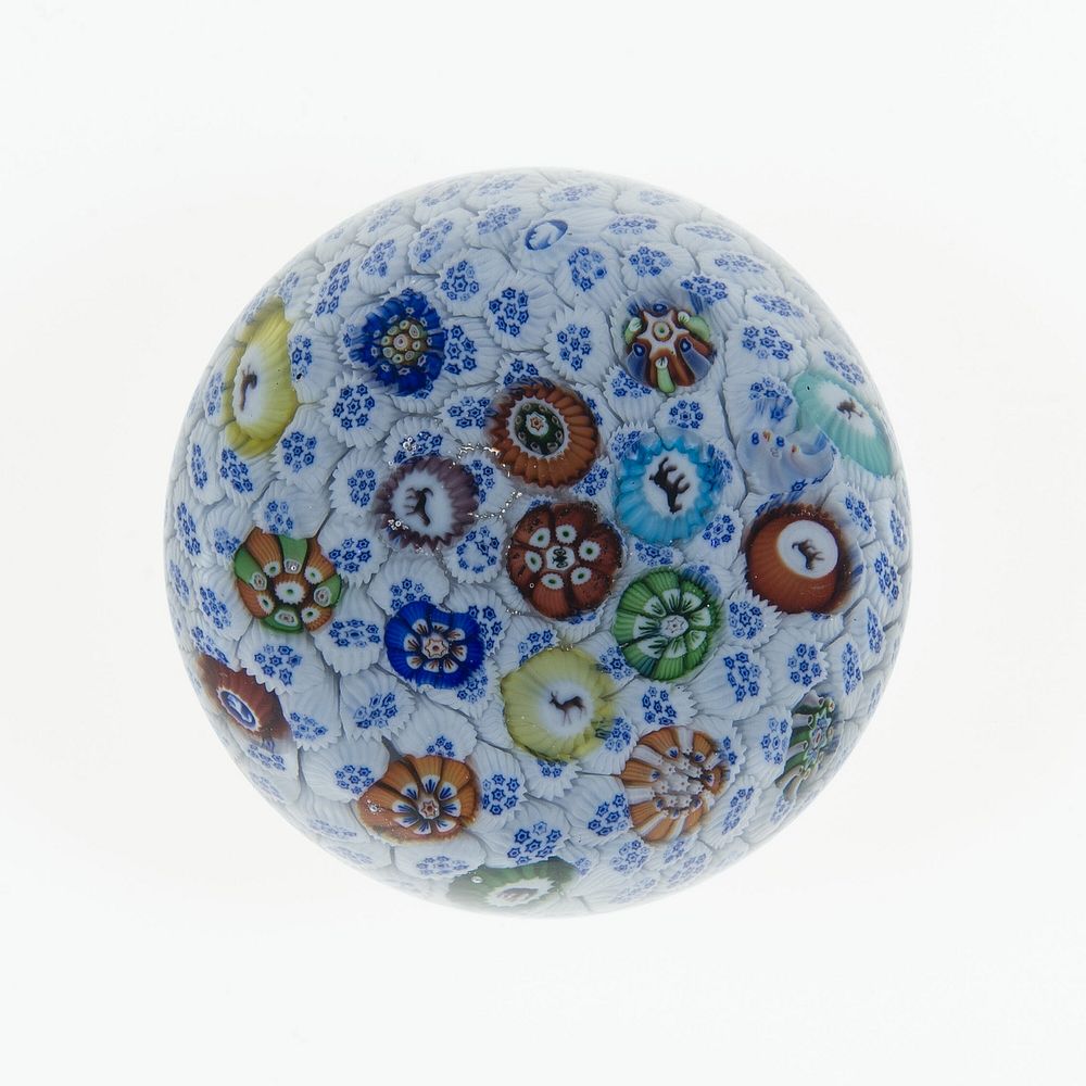 Paperweight by Baccarat Glassworks