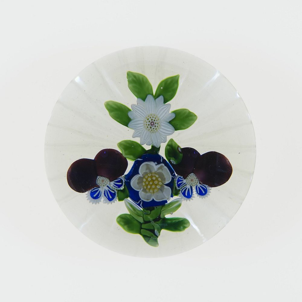 Paperweight by Baccarat Glassworks