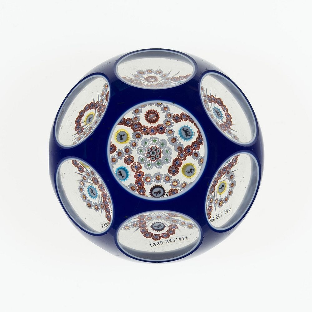 Paperweight by Baccarat Glassworks