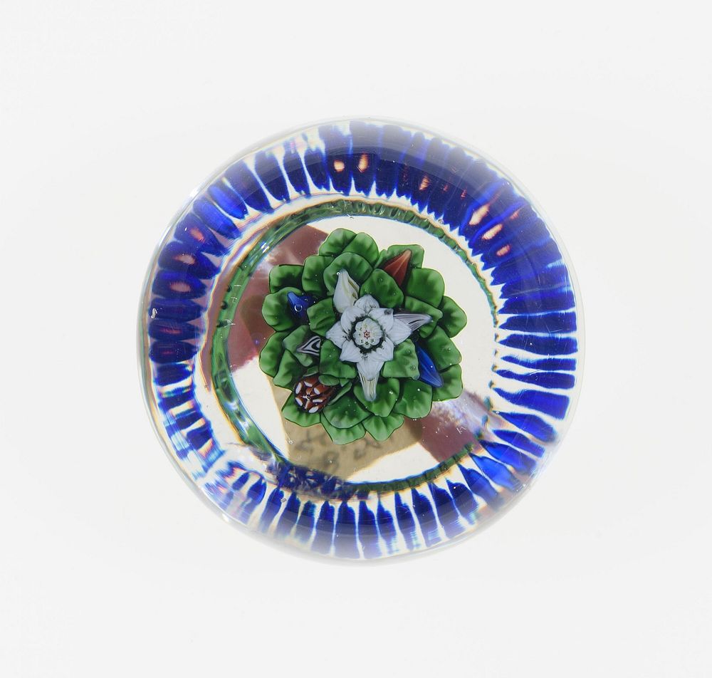 Paperweight by Baccarat Glassworks