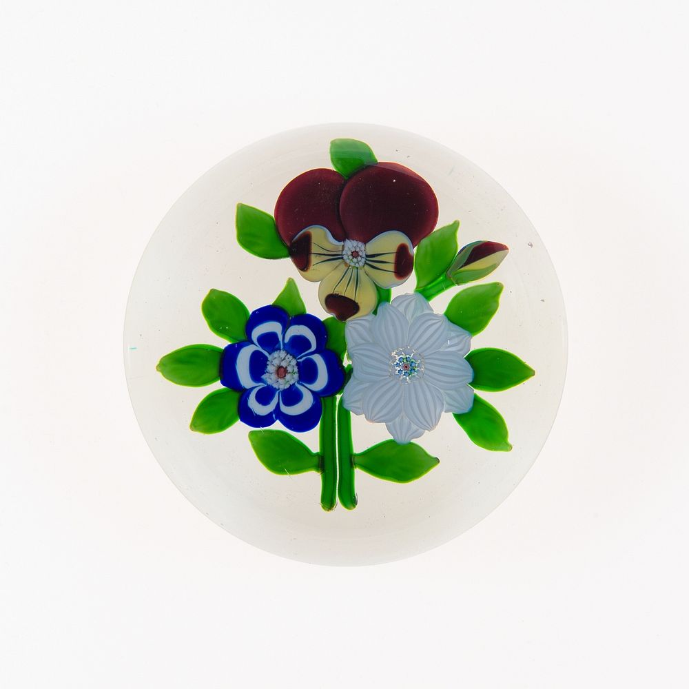 Paperweight by Baccarat Glassworks