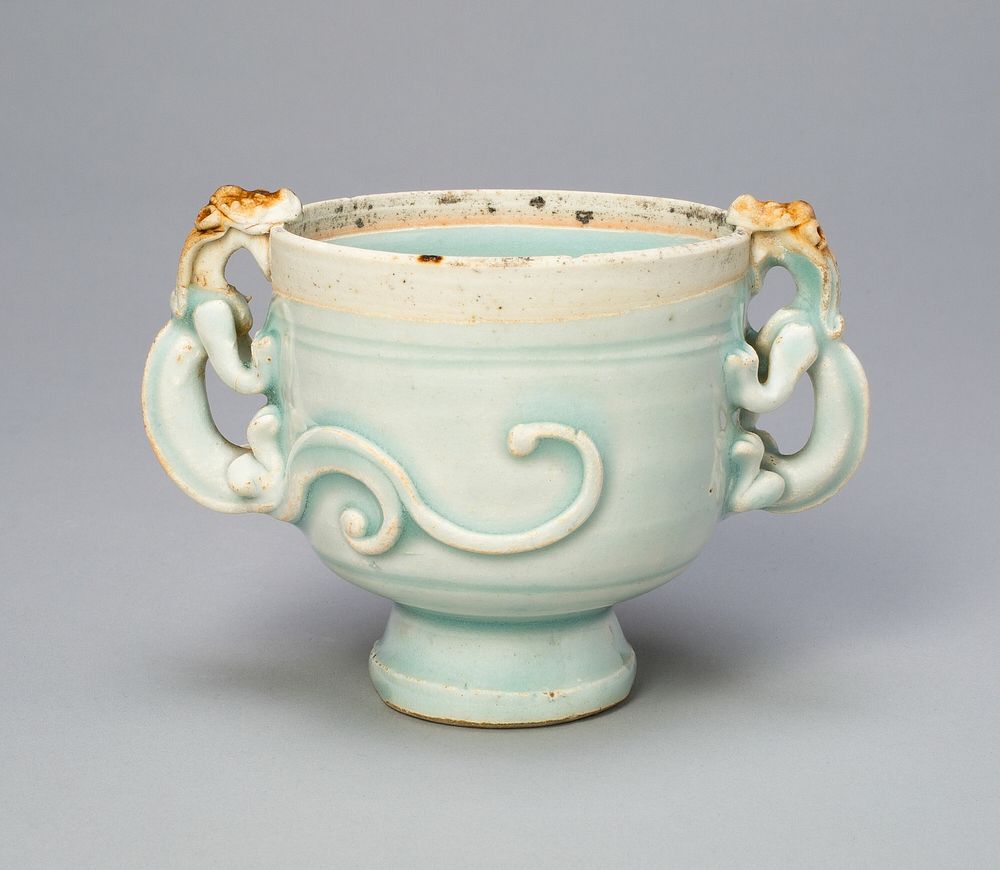 Double-Handled Cup with Handles in the Form of Chi (Hornless) Dragons