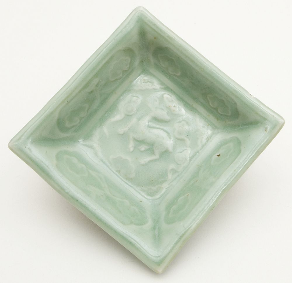 Square Dish with Symbols of Longevity and Immortality (Deer, Bats, Fungus, and Clouds) and the Phrase Tian Zhi Mei Lu…