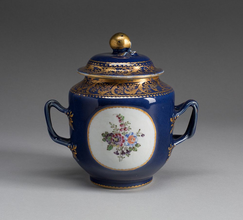 Sugar Bowl with Cover by Chinese export porcelain