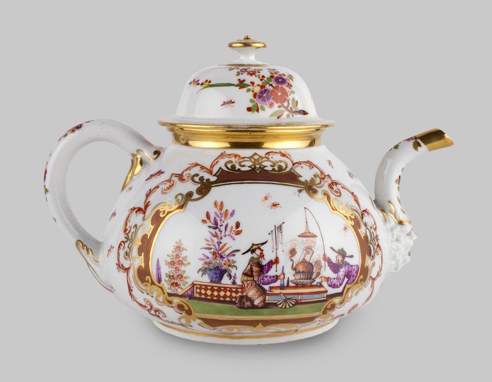 Teapot by Meissen Porcelain Manufactory (Manufacturer)