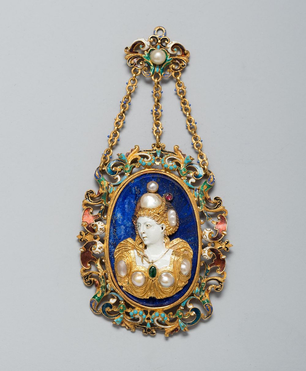 Pendant with the Bust of a Woman