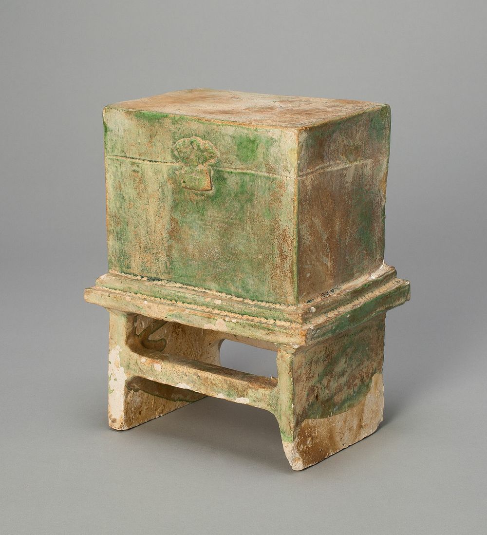 Miniature Box on a Stand (Mingqi)