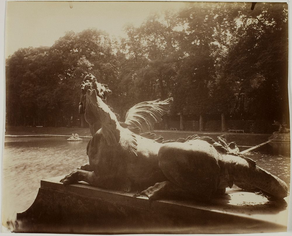 Versailles, Grand Trianon, Dragon par Hardy by Jean-Eugène-Auguste Atget