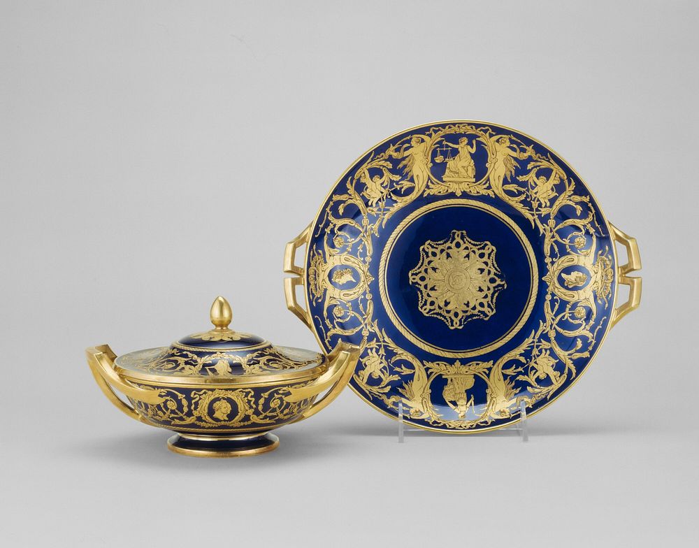 Covered Bowl and Stand (Ecuelle de la toilette) by Manufacture nationale de Sèvres (Manufacturer)