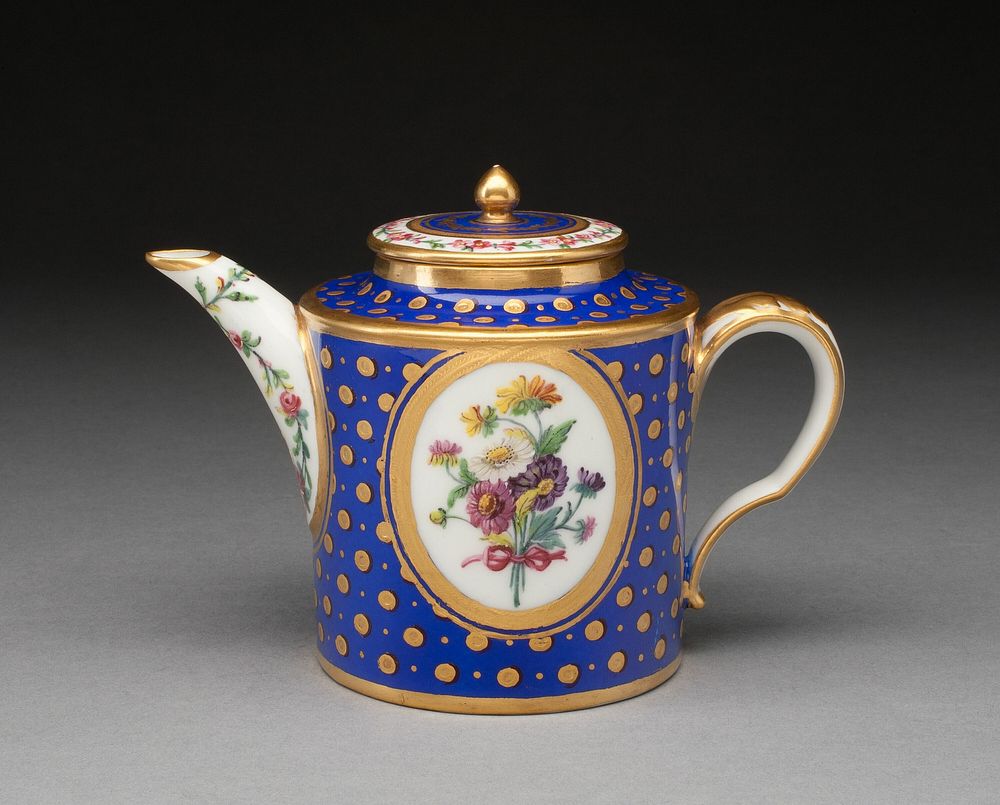 Teapot by Manufacture nationale de Sèvres (Manufacturer)