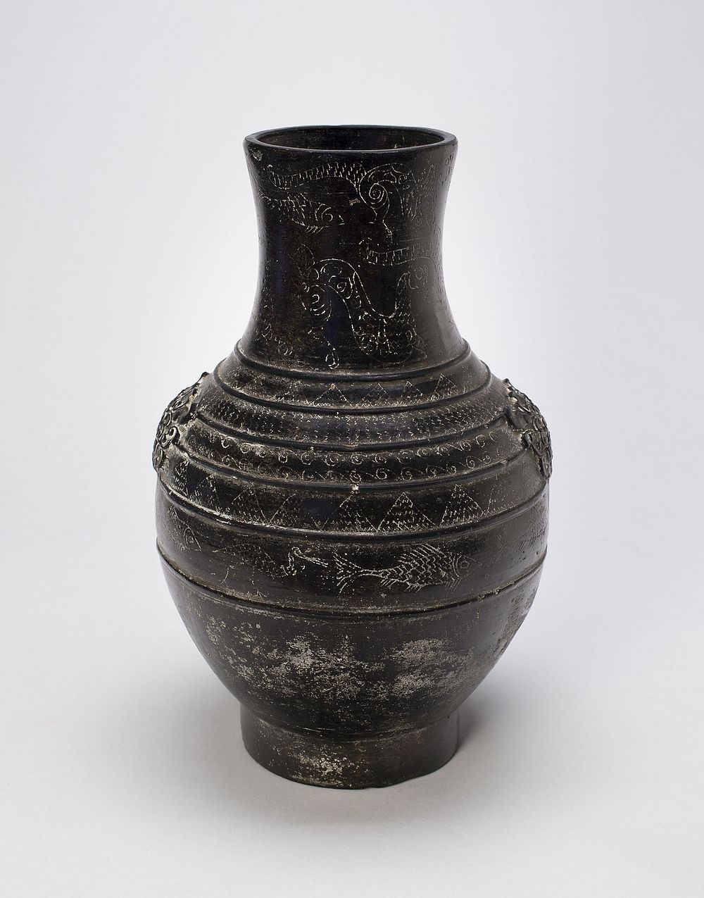 Container in the Form of an Ancient Bronze Jar (hu)