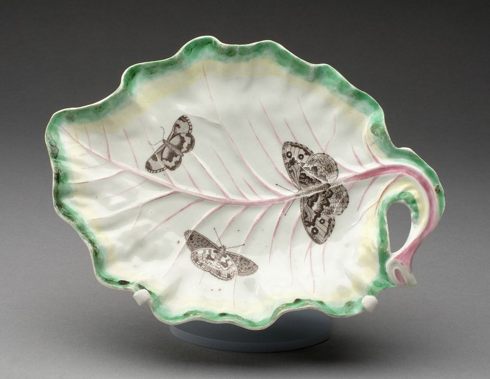 Tobacco Leaf Dish by Worcester Porcelain Factory (Manufacturer)