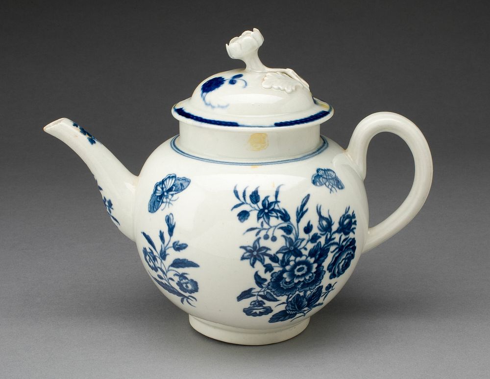 Teapot by Worcester Porcelain Factory (Manufacturer)